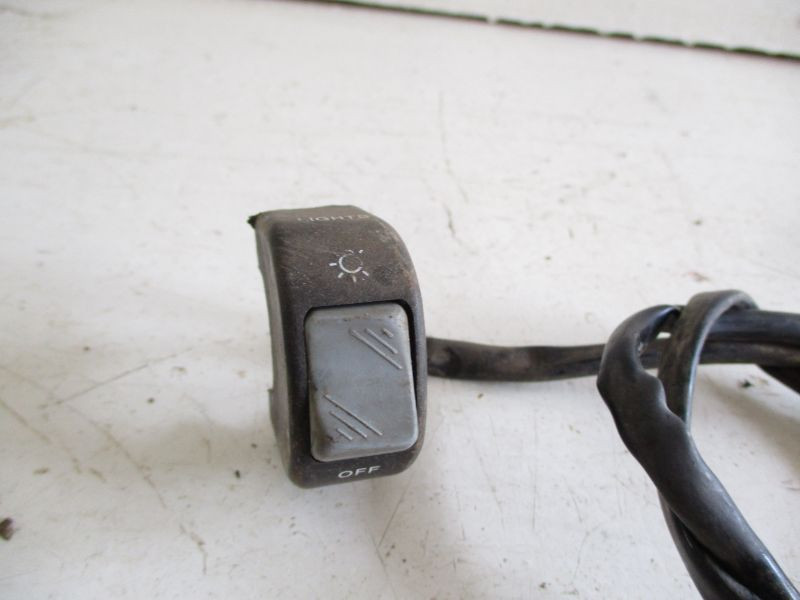02 Yamaha TTR 250 Left Handlebar Headlight Switch 5GF-83976-00-00